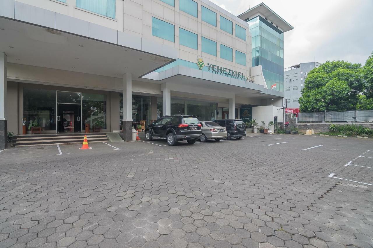 Hotel Yehezkiel Surapati RedPartner Bandung Bagian luar foto
